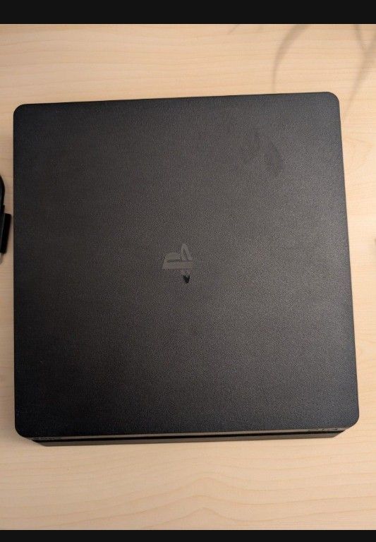 PS4 Slim