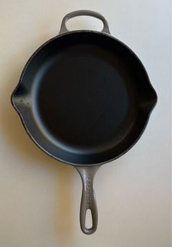 Le Creuset Cast Iron Skillet 10.25”