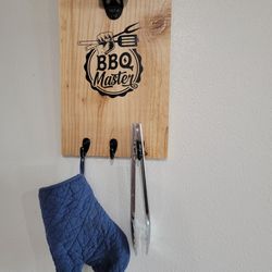 Bbq Plaque With Utensil Hooks