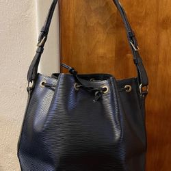 Louis Vuitton Black Epi Noe PM Drawstring Handbag