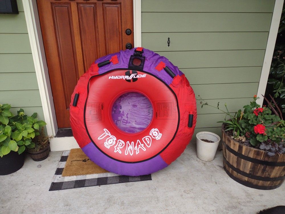 Towable Inflatable