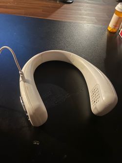 Portable neck fan
