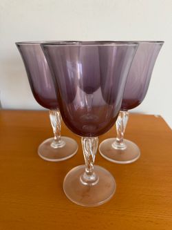 Set of 4 Amethyst Wine Glasses with Twisted Stems