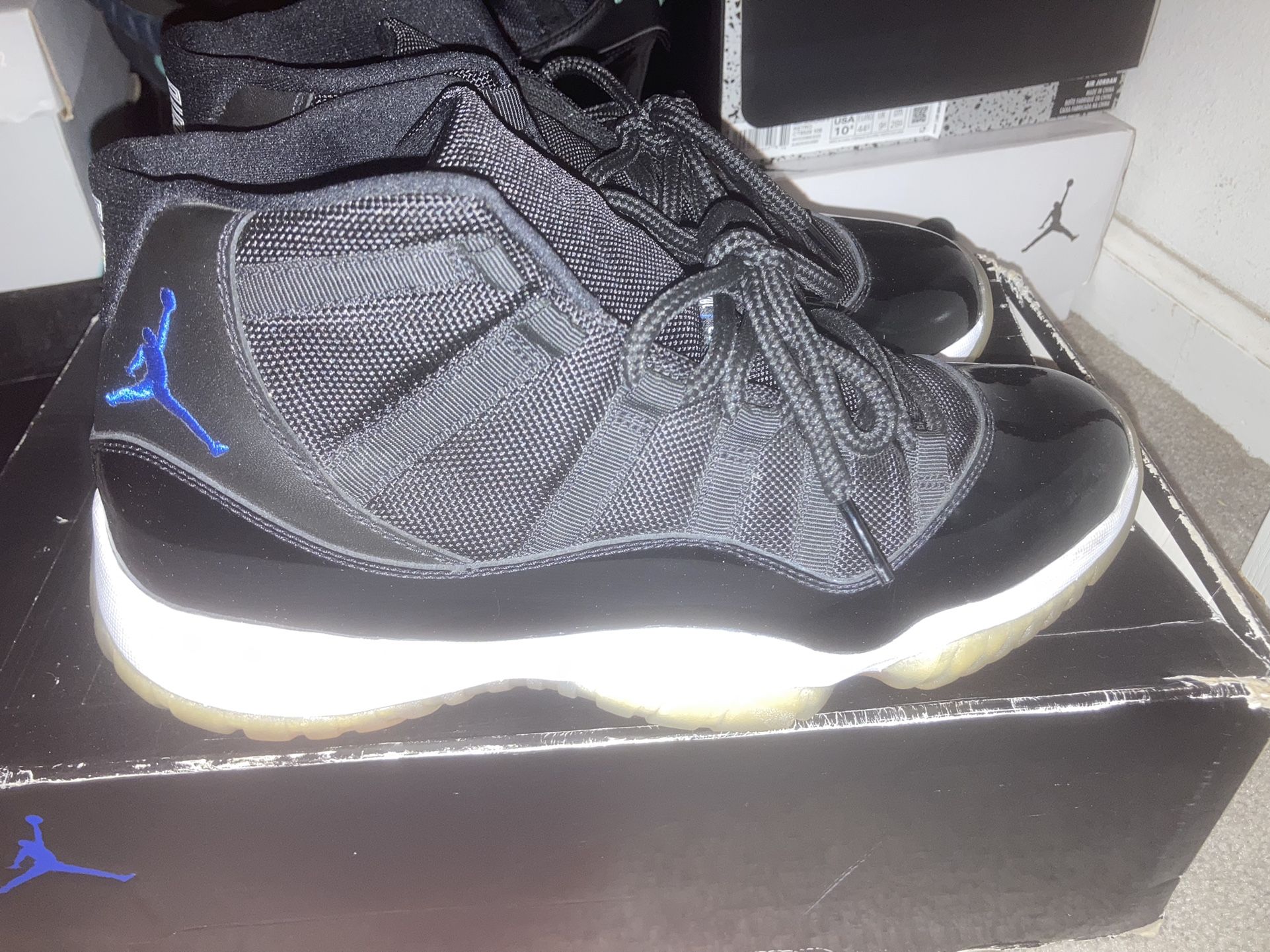 Jordan 11 Space jam 2009 Size 9.5