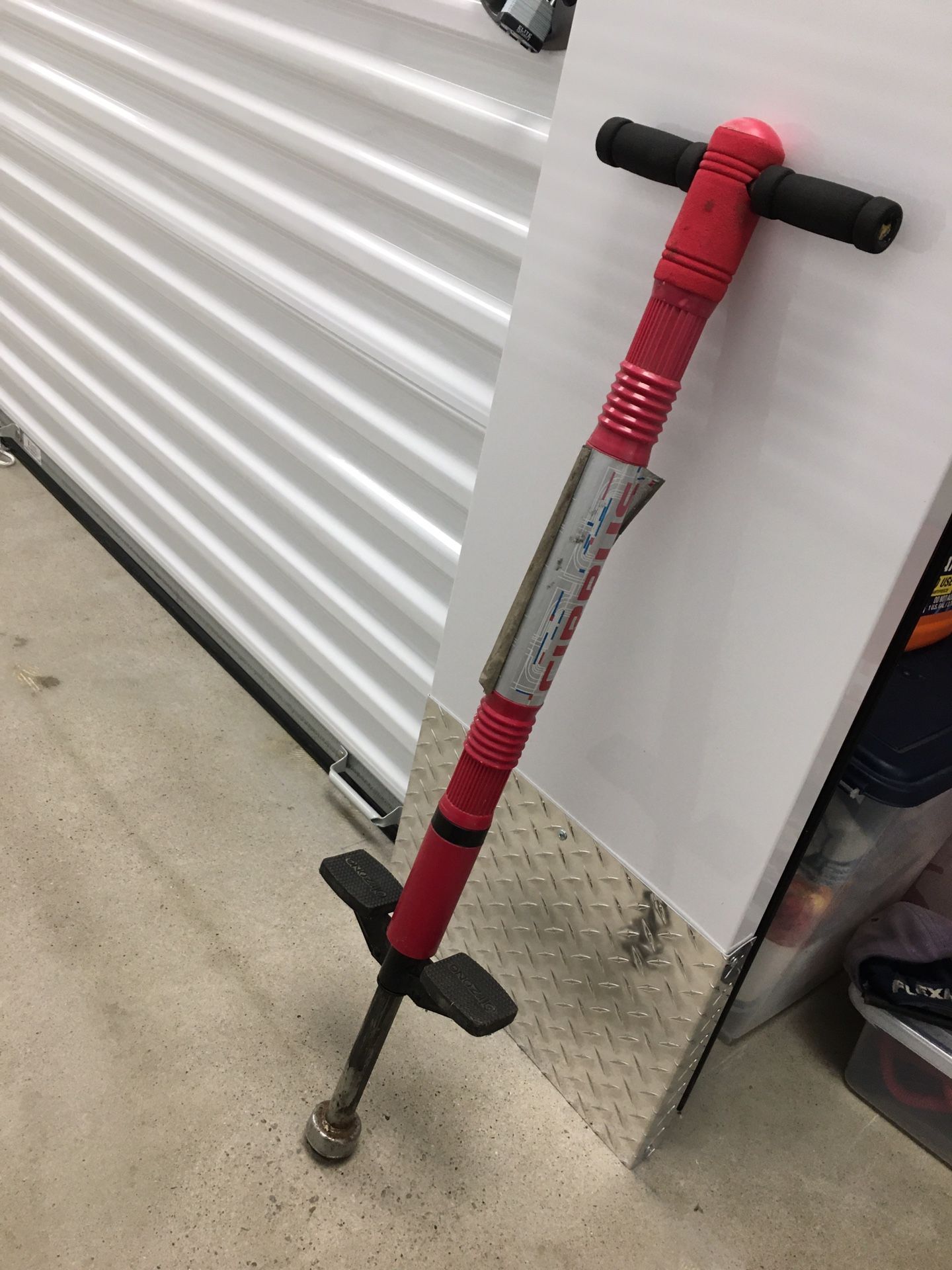 Cirrus Pogo Stick