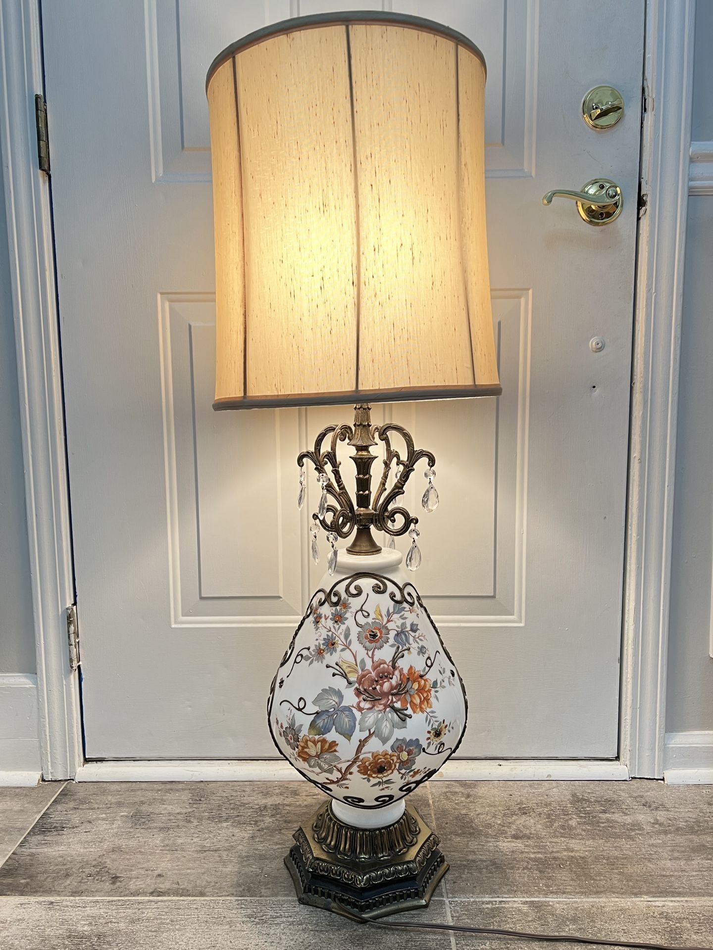 Vintage Tall Ceramic Floral Leviton Table Lamp Floral 40”