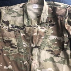 2 military men's jacket, size M/ L, and pants size M (32-34) , 20$ Each 