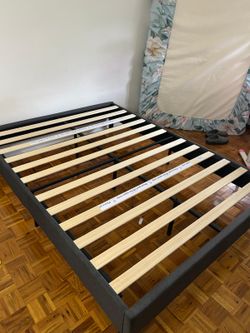 Zinus Upholstered Platform Bed Frame - Queen