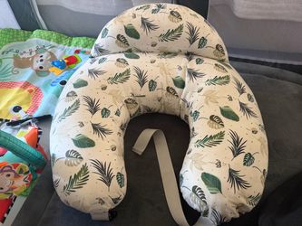 Momcozy breastfeeding pillow
