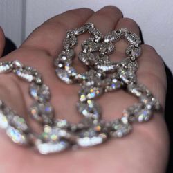 Iced Out Chain Moissanite - 925 Silver - 8mm - 18 inches 