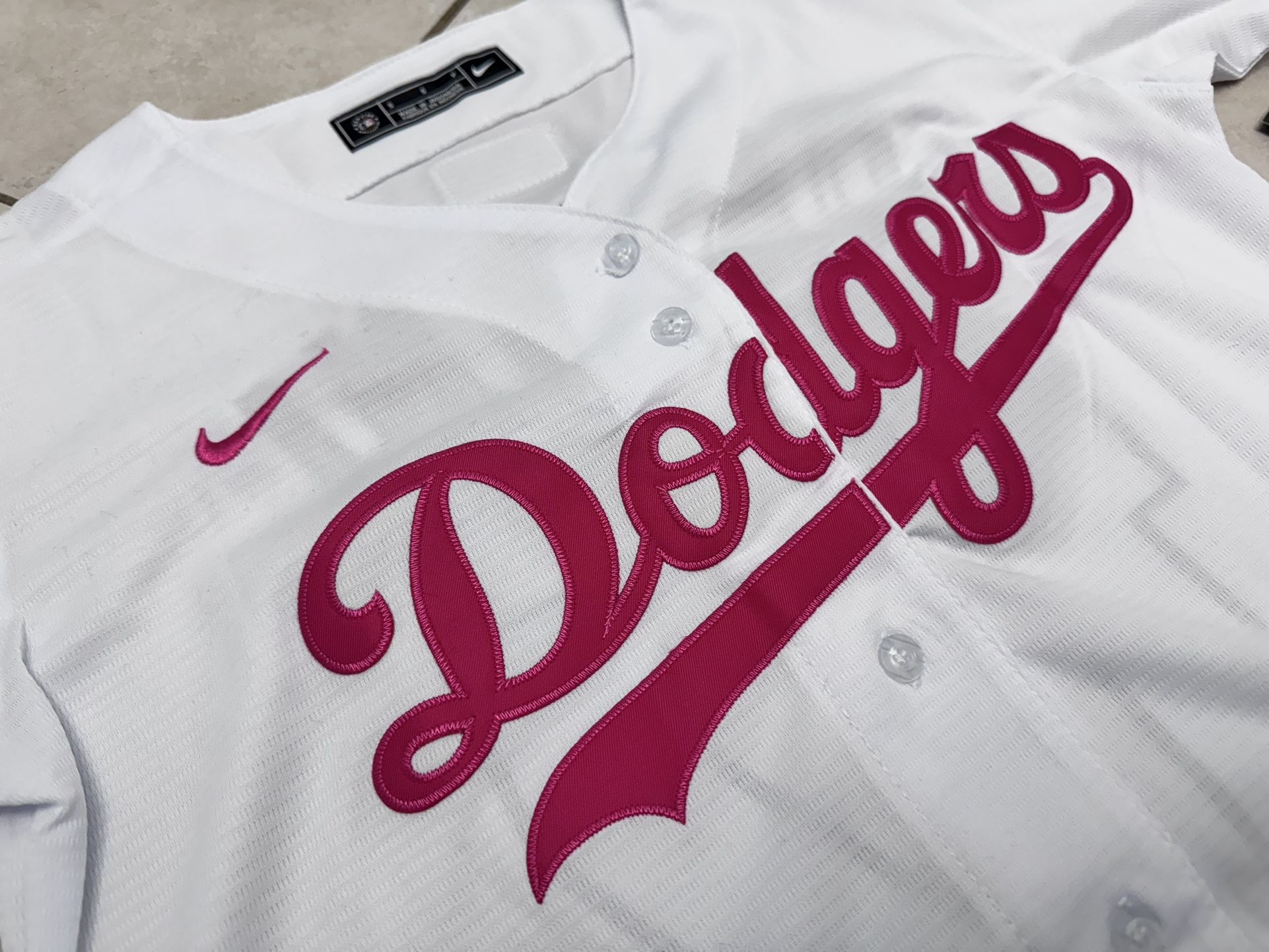 Women’s Los Angeles Dodgers #17 Shohei Ohtani White Pink Vin Kobe Patch Stitched Baseball Jersey