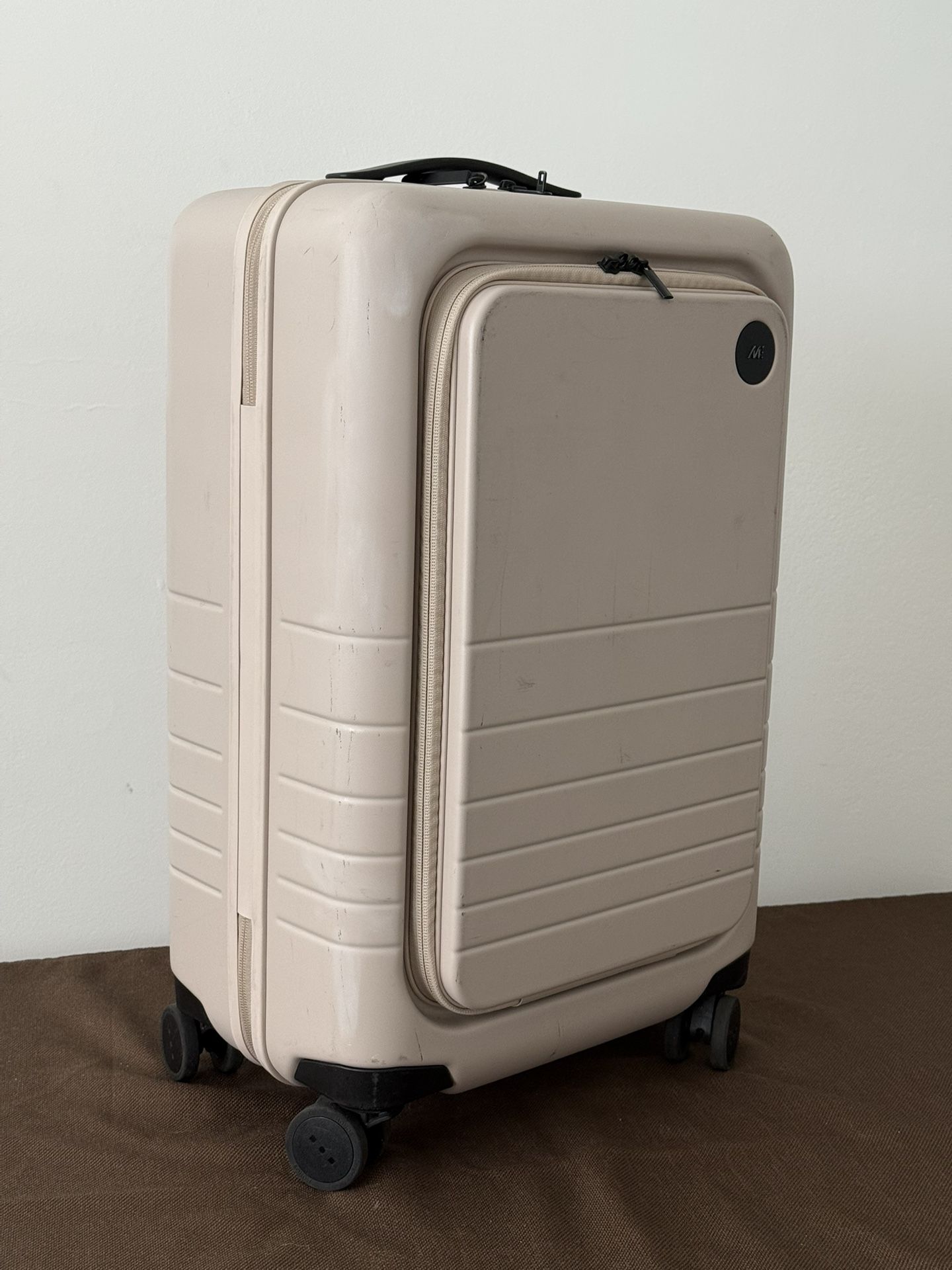 “Monos”. Premium Brand Roll board Carry-on Spinner Luggage