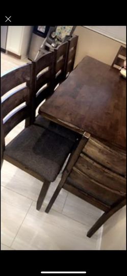 Table with 6 chairs