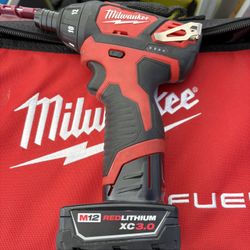 Milwaukee M12 Screwdriver 
