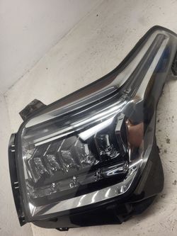 2016 Cadillac ESV passenger side headlight assembly