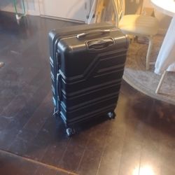 Great Quality Suit Case With Wheels And Lock And Handle