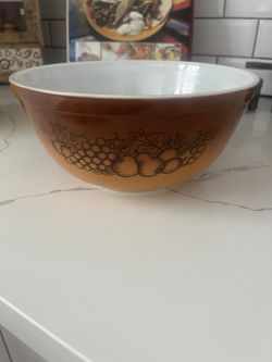 Pyrex Vintage Bowl 