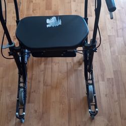 Cilla De Ruedas Comodá Y Liviana Para Goven Y Adulto Y Andadera 