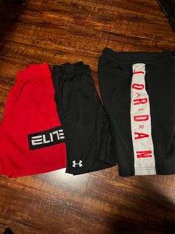 Boys  basketball shorts / Nike youth large