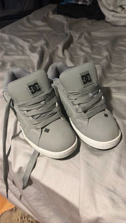 Size 11 men's DC shoes worn twice