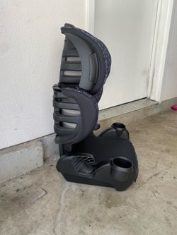 Car seat.  Size around 5-6 years .