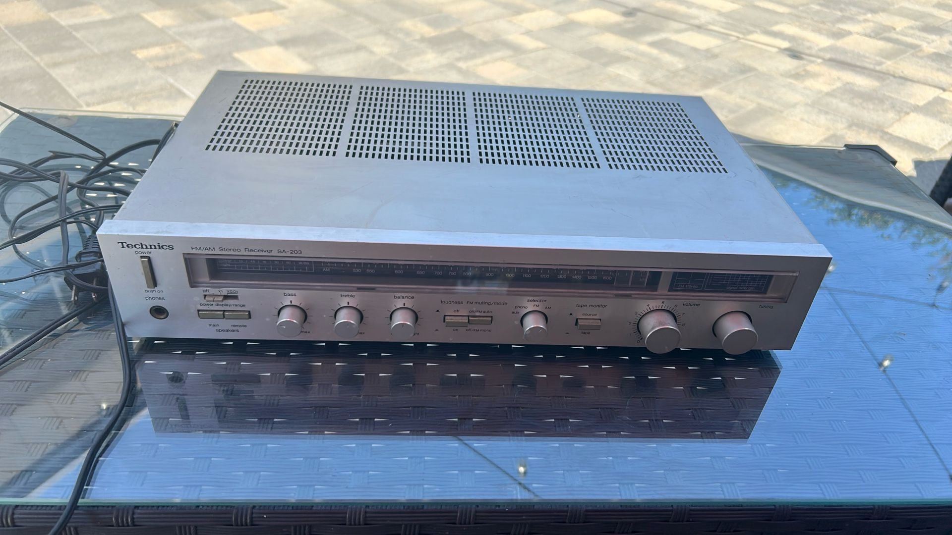 Vintage Technics Model SA 203 FM/AM Stereo Receiver