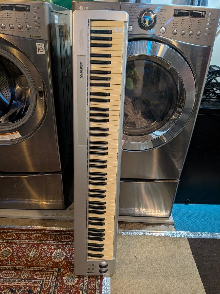 M Audio Key Station 88 MIDI Board