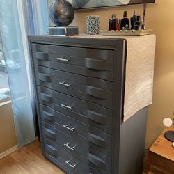 Bassett 6-Drawer Dresser Chest