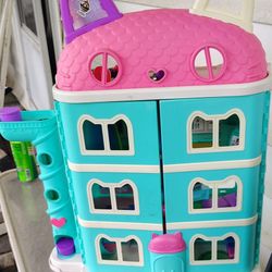Gabby's Dollhouse 