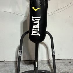 EVERLAST punching bag with stand 