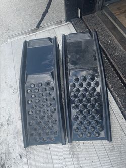 Black metal Ramps – Set of 2