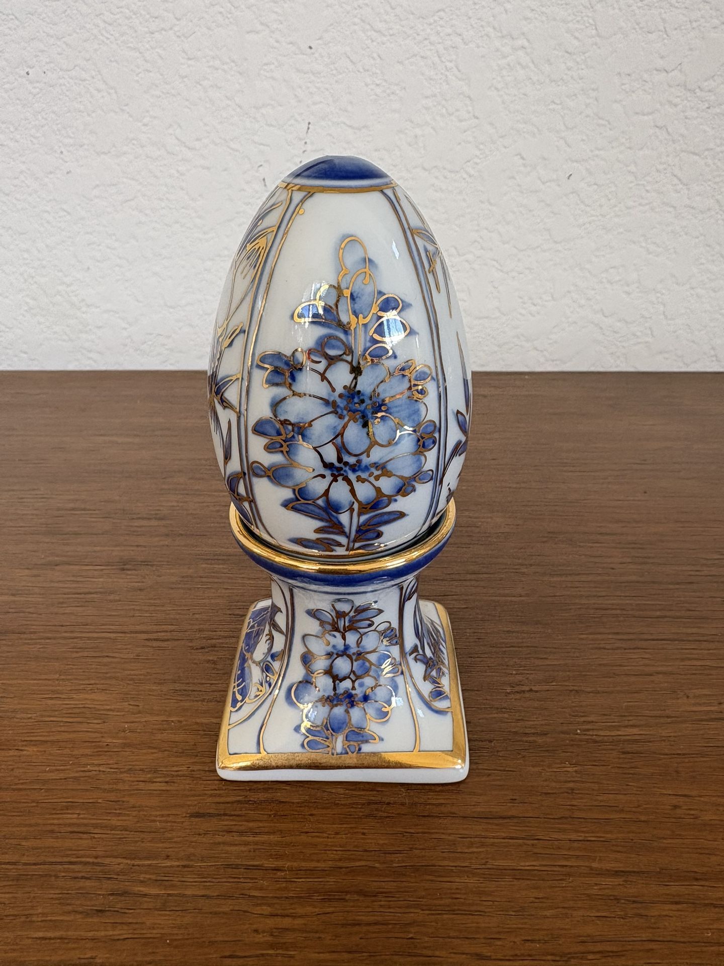 Chinese Blue/white Porcelain Salt And Pepper Shaker
