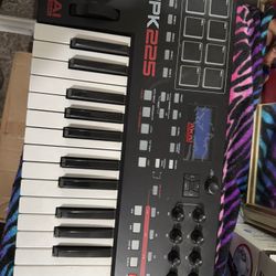 Akai MK225 Keyboard 