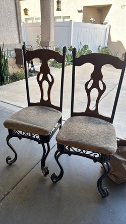 Free 4 dining chairs