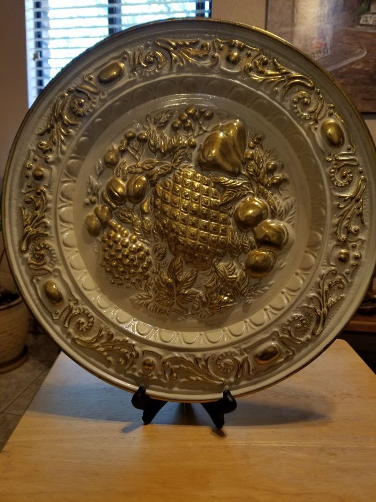 Decorative plate