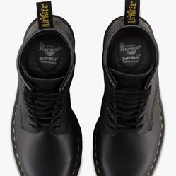 BRAND NEW Dr. Martens  MENS 9