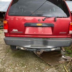 2000 Ford Explorer