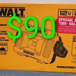 DeWalt Compact Task Light w/2.0Ah Battery And Compact Charger 