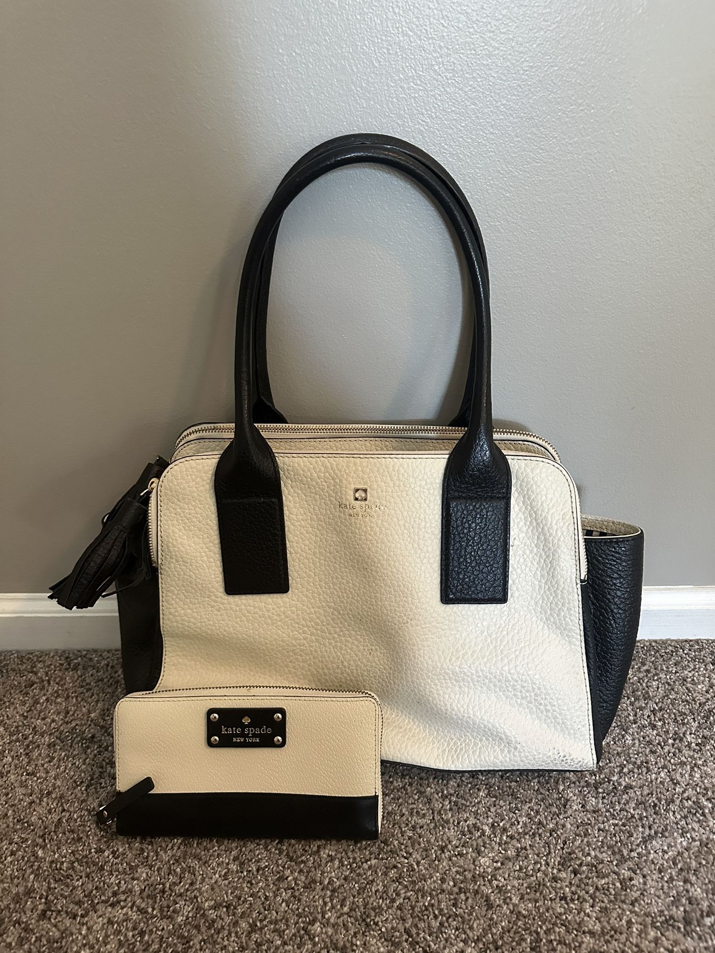 Kate Spade White And Black Leather Shoulder Bag With Matching Wallet