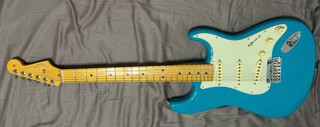MIA American professional II with locking tuners