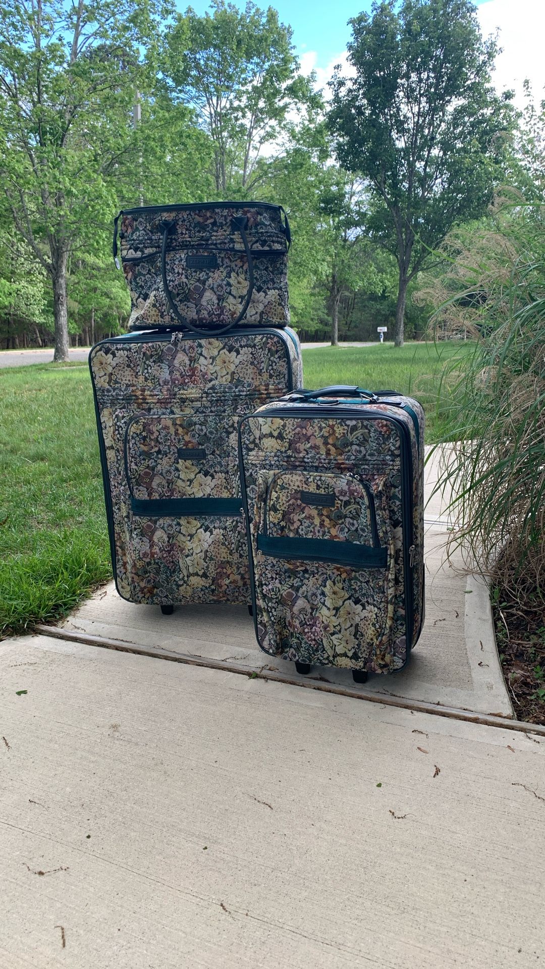 Three Piece Luggage Set