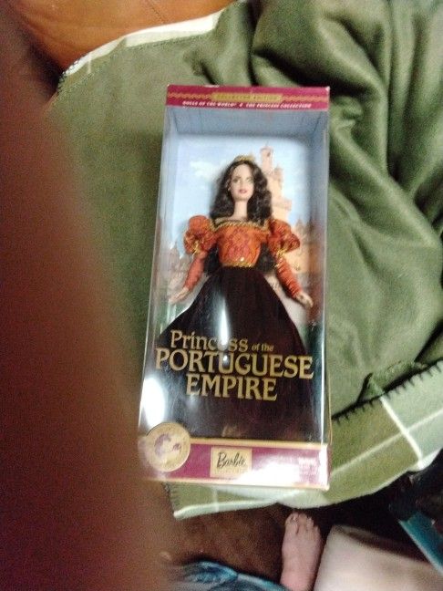 Barbie  Princess  of the Portuguese Empire 2002