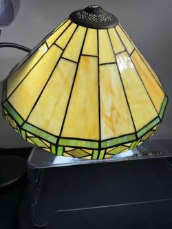 Tiffany Style Stained Glass Lamp Shade 16” Green Cream Slag Glass