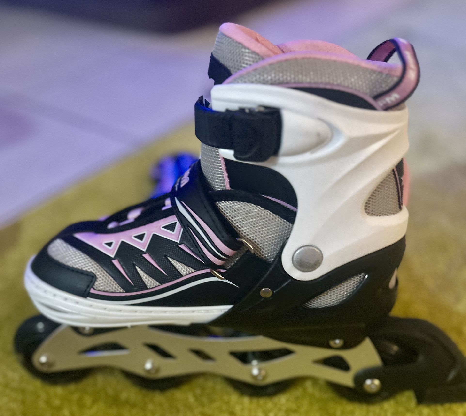 f 2PM SPORTS Cytia Pink Girls Adjustable Illuminating Inline Skates.