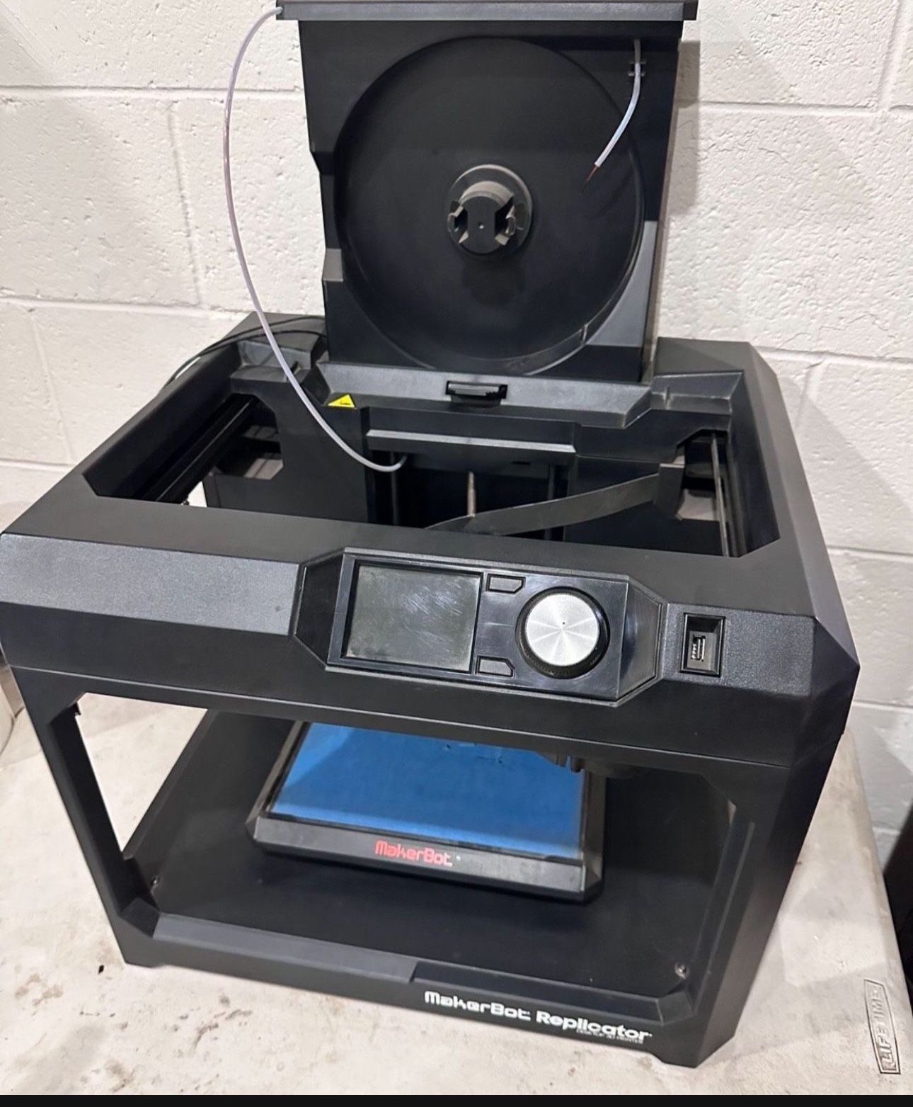 MakerBot Replicator 5th Generation Desktop 3D Printer 🖨️