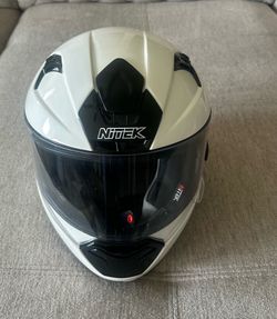NITEK Glossy White Motorcycle Helmet Size XL