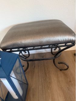 $40 Small snake style bench