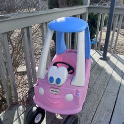 Toddlers Ride On Car In Pink 