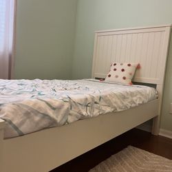 Pottery Barn Beadboard Twin Bed W Mattress