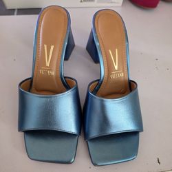 Square heel sandals